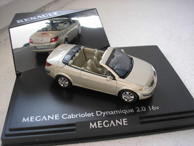Renault Mégane II Ph I-cabrolet Dynamique 2.0 16V.jpg